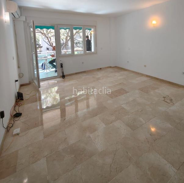 Foto 1eaccadf-199f-4f6a-9923-20b6715448d7. Pis amb xemeneia piscina a Playa Bajadilla - Puertos Marbella