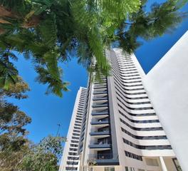 Pis a Martiricos - La Roca - La Rosaleda. Beautiful, luxury apartment in one of the tallest buildings in a