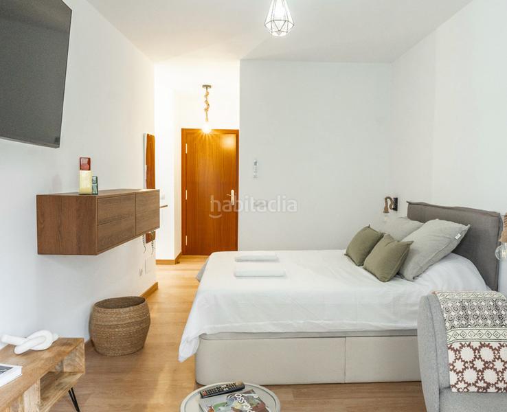 Foto f38a3a18-93b8-42f6-a215-bc963eb130dc. Pis amb xemeneia a La Carolina - Guadalpín Marbella