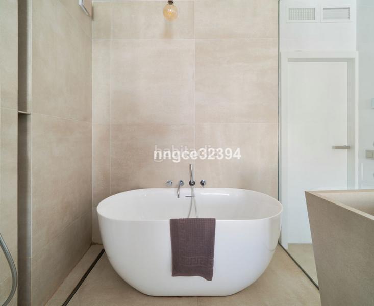 Foto d47f0c98-a7a4-477c-bba0-d47f8a022424. Appartamento con camino in Playa Bajadilla - Puertos Marbella