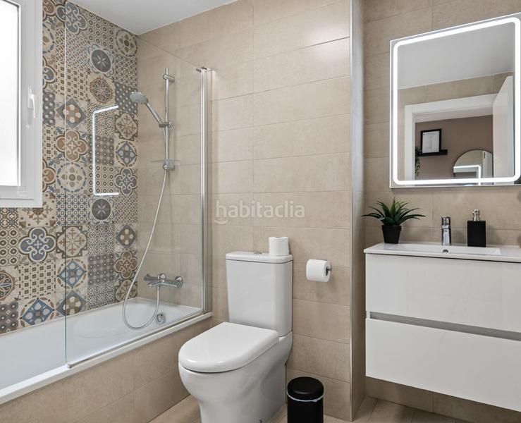 Foto 114ea7c5-ca21-43a3-9a8f-1a03a04647eb. Appartamento con camino parcheggio in Parque Central Estepona
