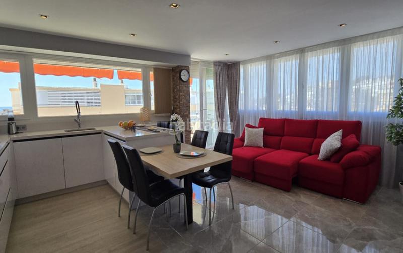 Foto c52084a9-5eda-4c7f-8817-61e283295074. Appartamento con camino piscina in La Carihuela - Los Nidos Torremolinos