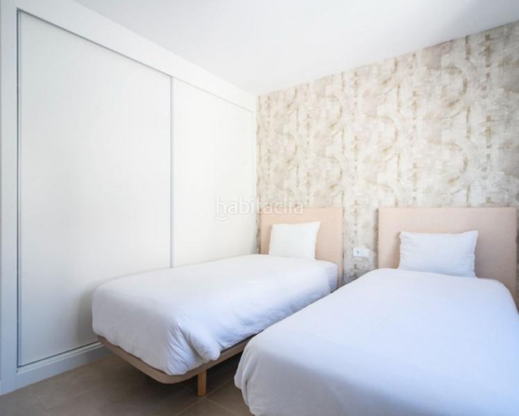 Foto cb9ca7fd-82cf-43dd-8a05-c0431f8cc96e. Appartement avec cheminée piscine dans Paraiso - Barronal Estepona