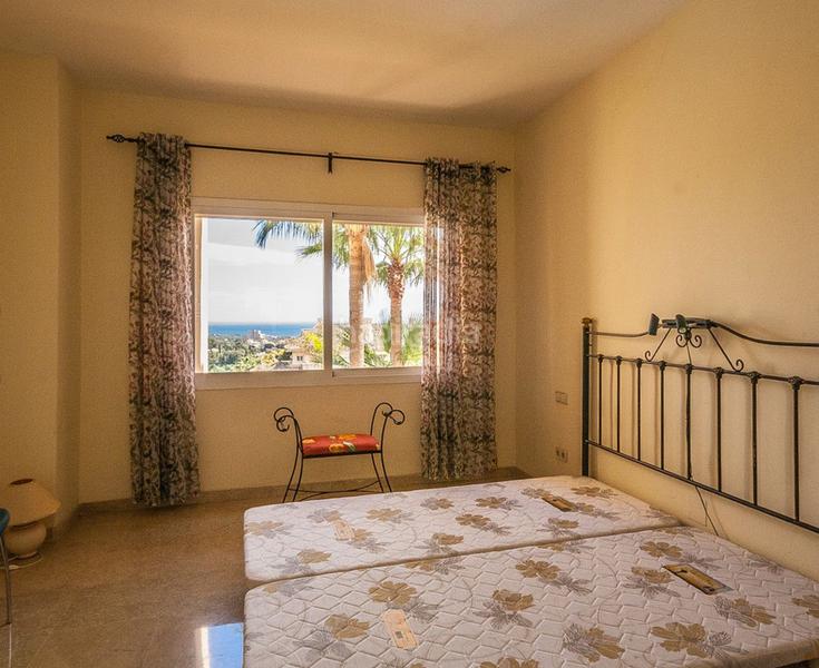 Foto 998c1eb6-f1d3-4c53-98d1-c5e504cd3bda. Flat with fireplace parking pool in Elviria Marbella