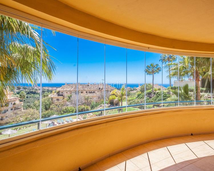 Foto ca516694-245a-4173-8bdd-96f1b787a5fa. Flat with fireplace parking pool in Elviria Marbella