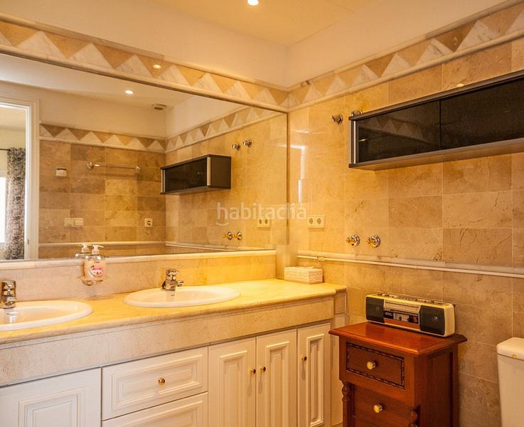 Foto f40c6035-466c-4845-9c39-d432cd5bbf9d. Flat with fireplace parking pool in Elviria Marbella