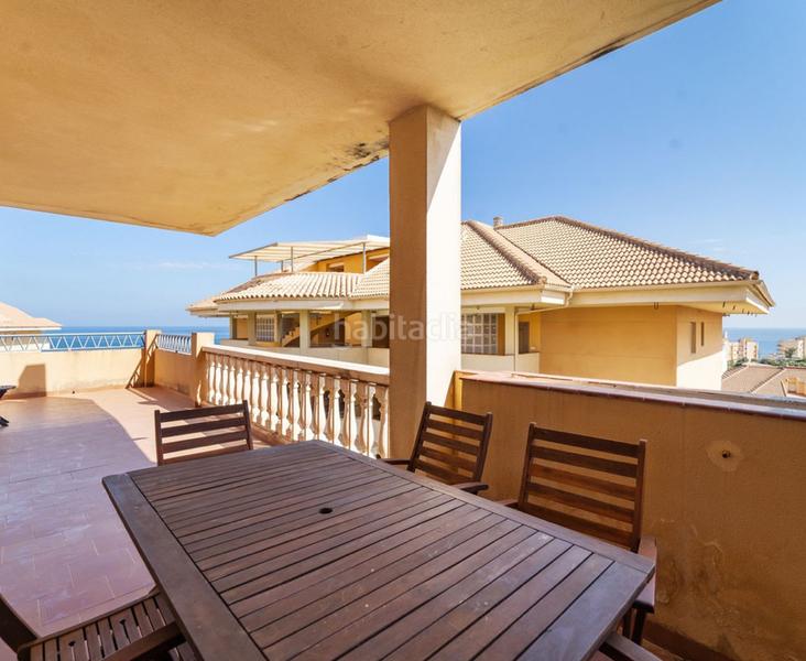 Foto 6cb2a874-0976-4ba4-b0f4-aa087efb46de. Pis amb xemeneia aparcament piscina a Las Gaviotas - Carvajal Fuengirola