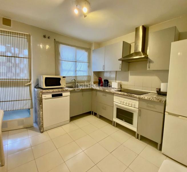 Foto 35c54c95-cb7a-44ad-8ec6-8fd3a73d0dd1. Appartement avec cheminée parking piscine dans Nueva Atalaya Estepona