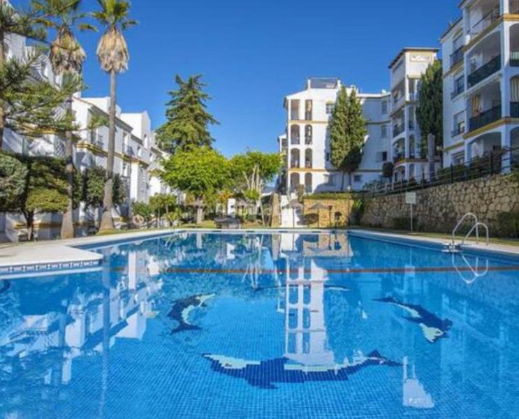 Foto e988e4a7-e7be-4c8d-948d-6033bae4a1d0. Appartement avec cheminée parking piscine dans Nueva Atalaya Estepona