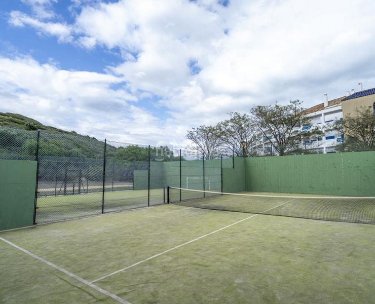 Foto 9065a780-651b-4bb6-b16a-b8e0a64a2642. Appartamento con camino parcheggio piscina in La Duquesa Manilva