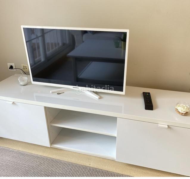 Foto d89d1ff4-661c-4e38-83b2-0b148c73582e. Pis amb xemeneia piscina a Nueva Andalucía centro Marbella