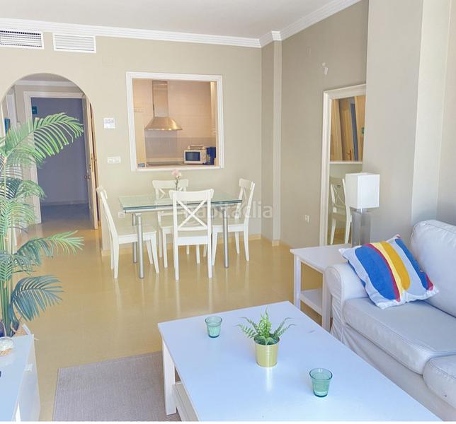 Foto ff1bf033-c48c-494f-a475-0c8e8f2c8545. Pis amb xemeneia piscina a Nueva Andalucía centro Marbella