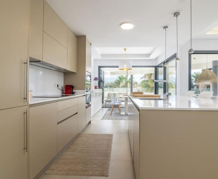 Foto 0c264cf8-f8fc-4ba9-aa1f-fe92b06b36de. Appartamento con camino parcheggio piscina in Paraiso - Barronal Estepona