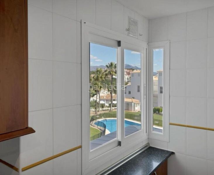 Foto 232909d9-b8e6-4111-b22c-c2b33d408b09. Piso beautiful apartment in a private urbanization with tourist license. en Manilva