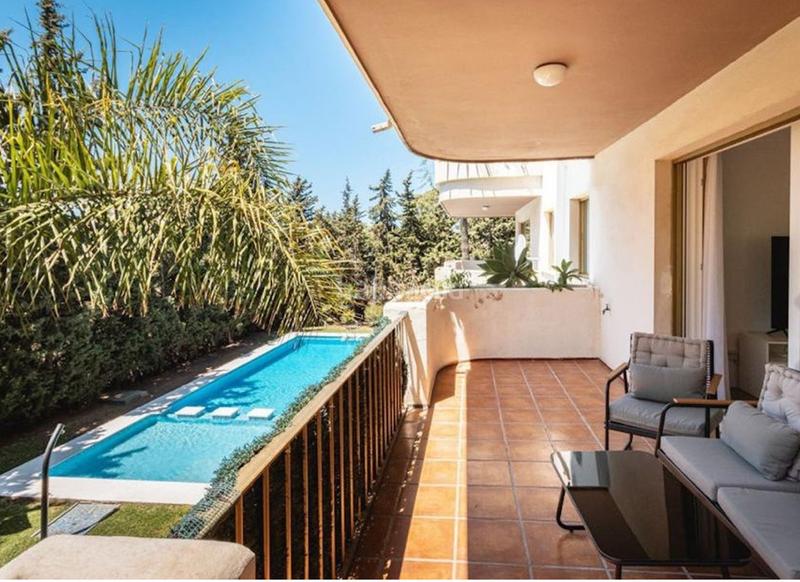 Foto 0f4a34ed-203c-4c0e-bf14-4ece3e5c29ea. Appartamento con camino parcheggio piscina in Nueva Andalucía centro Marbella