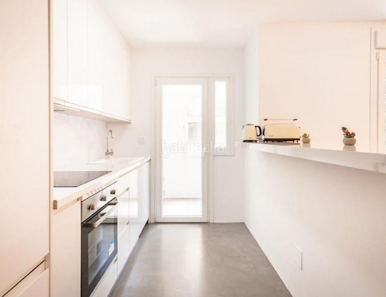 Foto 7c76f863-5dcf-48ce-a056-79120ad50452. Appartamento con camino parcheggio piscina in Nueva Andalucía centro Marbella