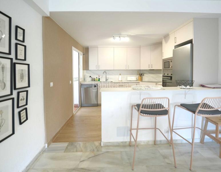 Foto 19cc49ff-1e90-4a0d-8582-f4d14711840b. Appartamento con camino piscina in Romana Playa Marbella