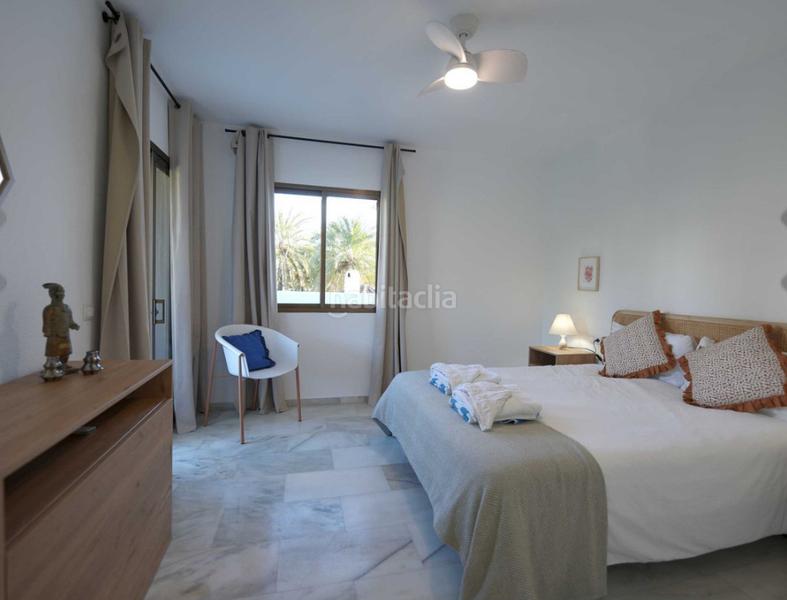 Foto 27c66e46-b26d-4d05-ac10-890b96fa0dee. Appartamento con camino piscina in Romana Playa Marbella