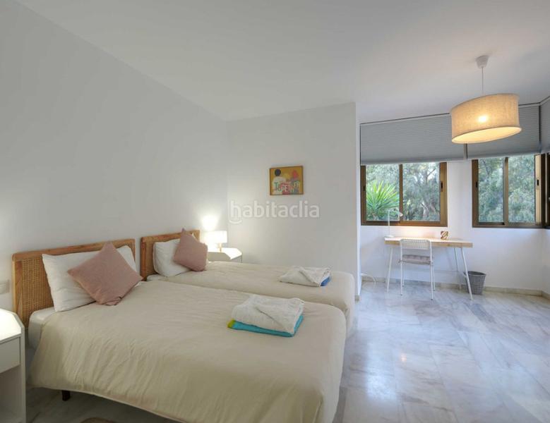 Foto d66f0f34-a7d5-48aa-8350-2fe1fe63a149. Appartamento con camino piscina in Romana Playa Marbella