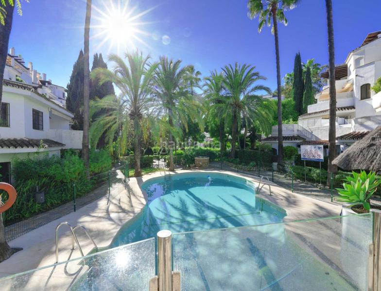 Foto ee393f74-1e4d-4819-a8fb-62d84e5cd9eb. Appartamento con camino piscina in Romana Playa Marbella