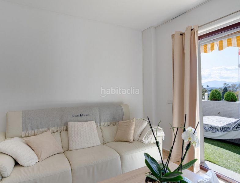 Foto 74c75a64-be83-4bf2-8c2d-657187745ab9. Pis amb xemeneia aparcament piscina a lomas de Marbella club Marbella