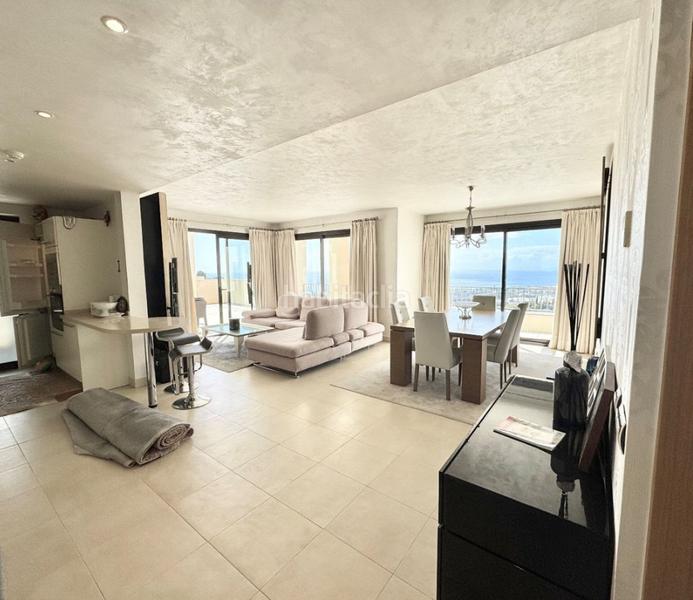 Foto 008e5a08-2e4c-4d17-a5cc-527209c306be. Appartement avec cheminée parking piscine dans Alto de los Monteros Marbella