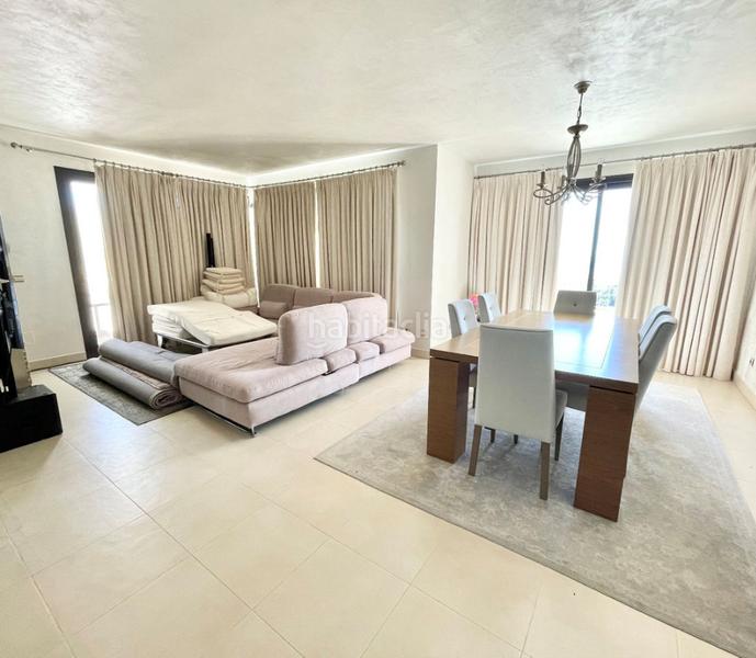 Foto 12015517-aead-436b-869b-f6e01aaf0f88. Appartement avec cheminée parking piscine dans Alto de los Monteros Marbella