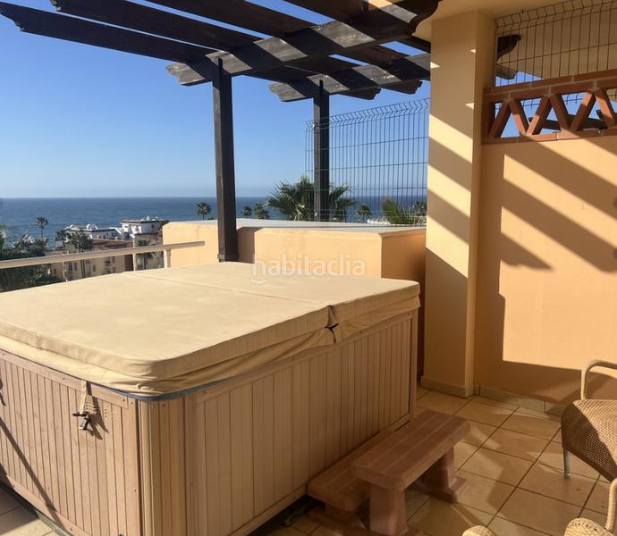 Foto 8bba64c7-e48e-4a53-abe7-124f3058168b. Pis amb xemeneia aparcament piscina a El Faro de Calaburra - Chaparral Mijas