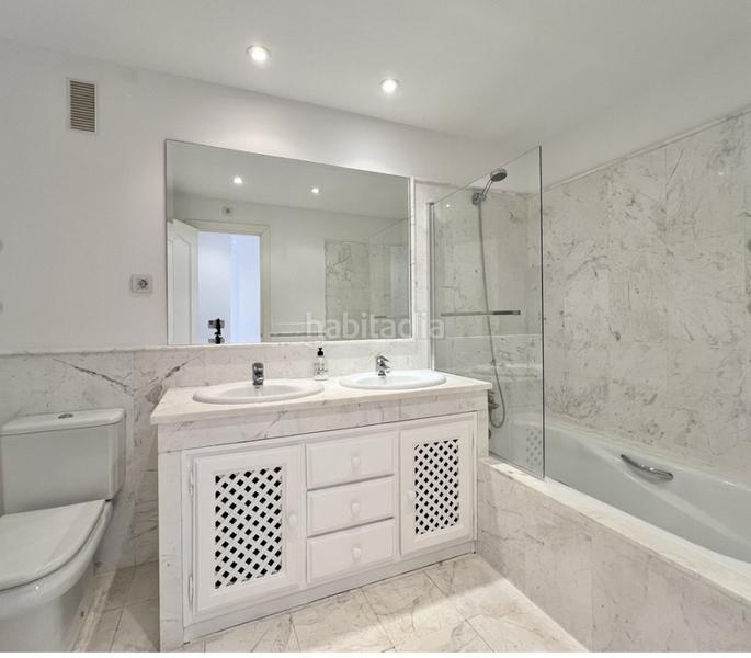 Foto 4f977a93-4738-4f7c-acfa-d7527d9300fe. Appartamento con camino piscina in Paraiso - Barronal Estepona