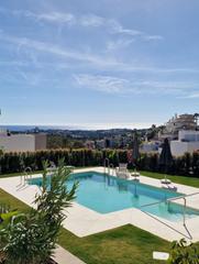 Piso en Los Naranjos. Two bedroom apartment with mountain & sea views in marbella lake