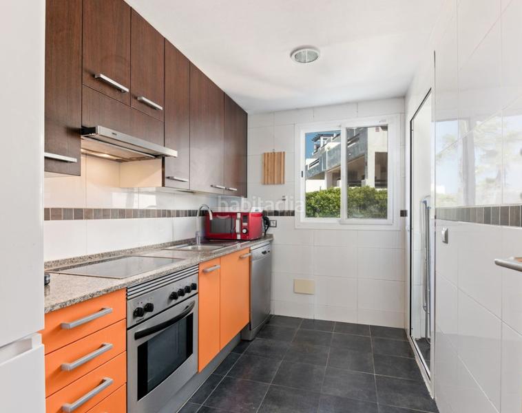 Foto ea7d6022-6b8a-41b9-9bc4-977e6642d47e. Piso apartamento en planta media en venta – playa en Casares
