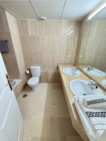 Foto 0ea46740-ae7b-47f4-ab14-61e27205bf54. Flat with fireplace parking pool in Elviria Marbella