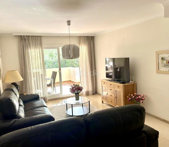 Foto 7d081dd3-455c-4e50-be08-9f7d3f69163d. Flat with fireplace parking pool in Elviria Marbella