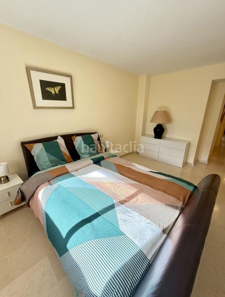 Foto d296a074-eef3-4029-a38f-a256e2e28979. Flat with fireplace parking pool in Elviria Marbella