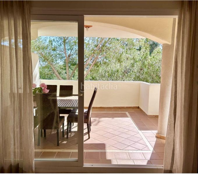 Foto e65685fc-04b0-4fdf-8746-f856db547a1f. Flat with fireplace parking pool in Elviria Marbella