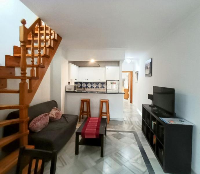 Foto 211017c1-700e-4880-b49e-b5cd34b1884c. Piso charming top-floor apartment with balcony and solarium en Fuengirola