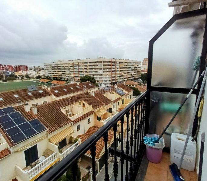 Foto 44b0cb58-b2e3-4698-bd74-cb8284ce4550. Piso charming top-floor apartment with balcony and solarium en Fuengirola
