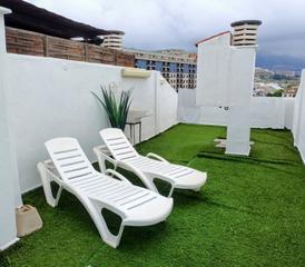 Piso en Playa de los Boliches. Charming top-floor apartment with balcony and solarium