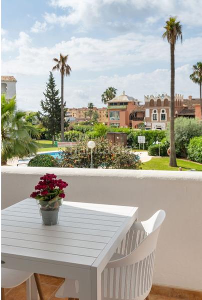 Foto f4f34d12-683c-4c9b-8e73-611f9b7a839d. Piso Calahonda en Calahonda Mijas