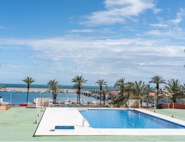 Foto 9e4180cd-5746-4b0f-bf0a-acd3c1e17331. Pis amb xemeneia piscina a Puerto Deportivo Fuengirola