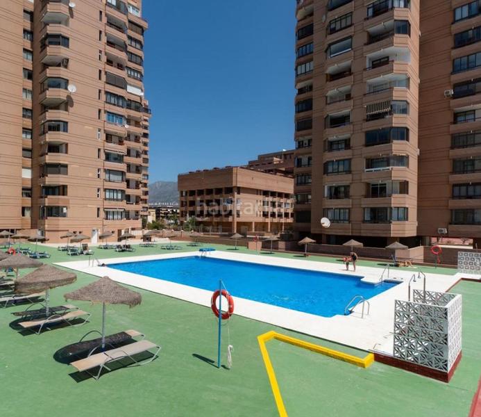 Foto d016105a-9e6e-436c-b66b-e5c8b25ed2bf. Pis amb xemeneia piscina a Puerto Deportivo Fuengirola