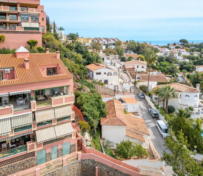 Foto ada7cee0-d673-4c37-a690-d58f6f65a2fb. Appartamento con camino parcheggio piscina in Mijas pueblo Mijas
