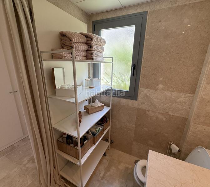 Foto 0495d5b5-2e3f-4ae8-a1a2-17e337321a14. Appartamento con camino parcheggio piscina in Cabopino - Artola Marbella