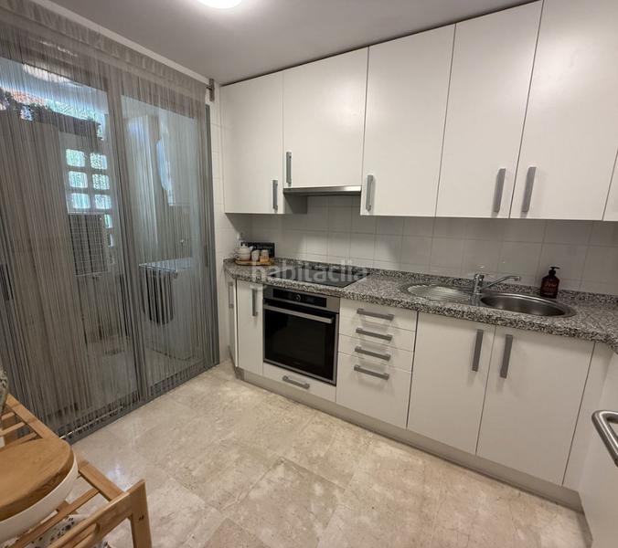 Foto 6a566b1f-555d-4aed-9f90-d57d78562b3b. Appartamento con camino parcheggio piscina in Cabopino - Artola Marbella