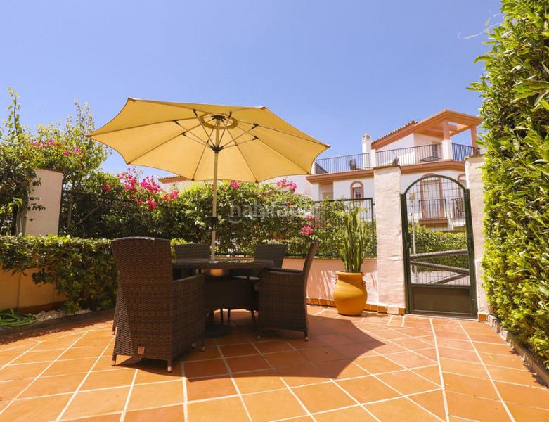 Foto f27a4c89-c27c-4056-93a2-35afe330be49. Appartamento con camino parcheggio piscina in Cabopino - Artola Marbella