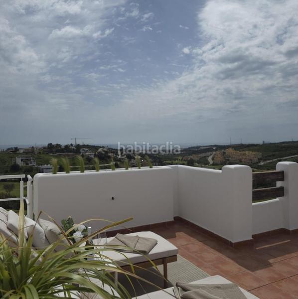 Foto cd5fa5d9-91f8-4370-93f5-eabc3d698a5a. Pis amb xemeneia aparcament piscina a Valle Romano Golf Estepona