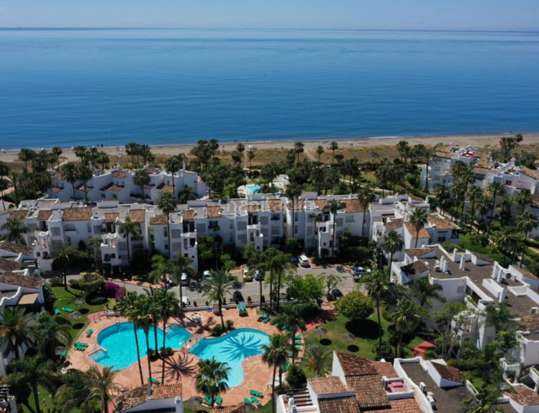 Foto c9a97d5c-d866-4bfc-a27c-2070d8844925. Etagenwohnung mit kamin pool in Villacana - Costalita - Saladillo Estepona