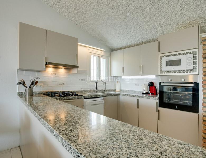 Foto 3b1b9d36-9f7d-479a-b923-70cbf7480cde. Pis amb xemeneia piscina a bahía de Casares Casares