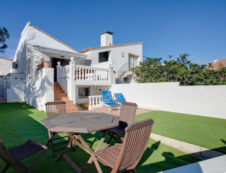 Foto 48dad45f-a0d6-461b-bb4e-5a4157b14aa2. Pis amb xemeneia piscina a bahía de Casares Casares