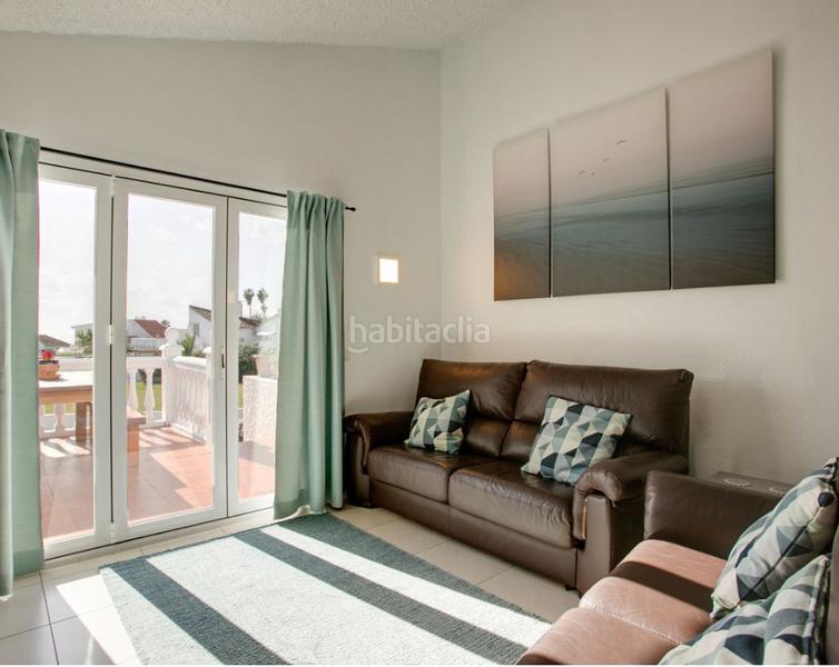 Foto 5064637f-60af-43b0-87ac-69054feb193a. Pis amb xemeneia piscina a bahía de Casares Casares